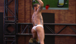 ugly773:  thebromancingsaga:  Maybe I need to start watching Big Brother…..  Why does Canada get the best shows?