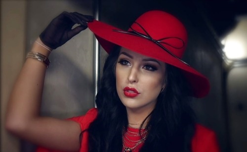 welovechanelsantini: Stunning beauty and mind blowingly sexy.  Join me on Snapchat! I get a ton of a