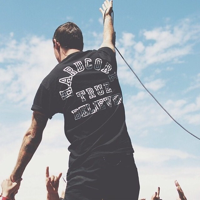 tattoosbandsandmermaids:  #warpedlooksback / #parkwaydrive on #vanswarpedtour Regram