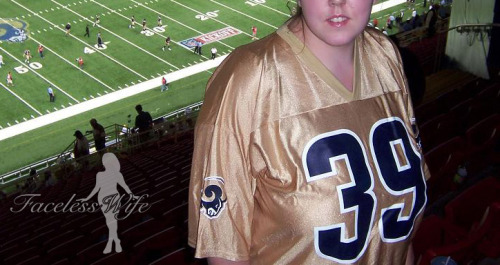 facelesswife:  Flashing at St Louis Sports adult photos
