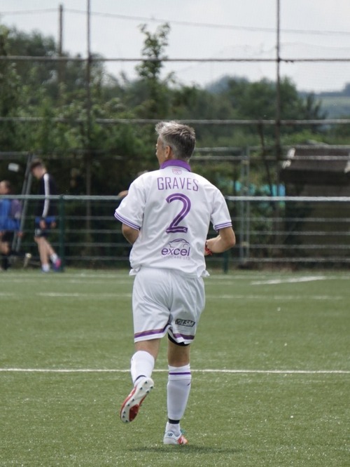 lilsherlockian1975: hockeybella25: gravesdiggers: Some fantastic shots of Rupert Graves at the PBO v