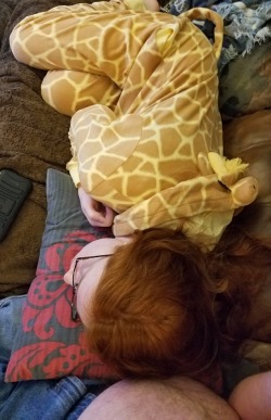 ichwilljeden:  She’s Daddy’s giraffe.