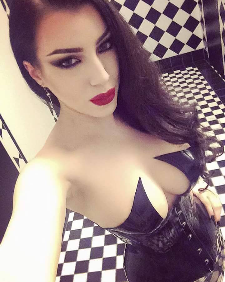 Ruby Leila Fan Of Latex Models