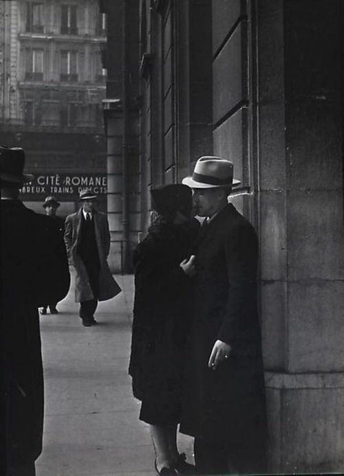 osmosis-art:  Brassaï - Paris ( 1937-38) 