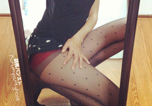 kurumipantyhose:ok last set with polka dot pantyhose for a while absolutely amazing