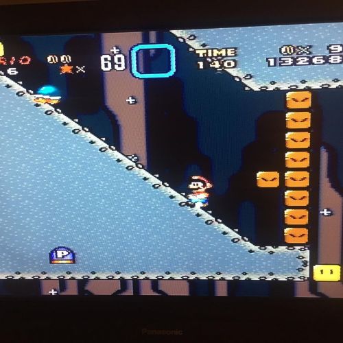 What’s wrong with this picture? What am I supposed to do?! #funny #glitch #supermarioworld #sn