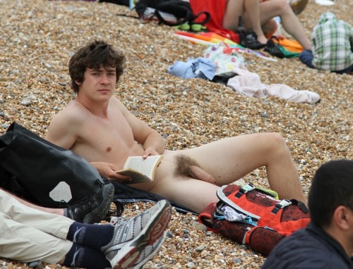 penisbeach: Hi!!