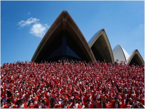 Sex Surfeit of Santas (fun run in Sydney, Australia) pictures