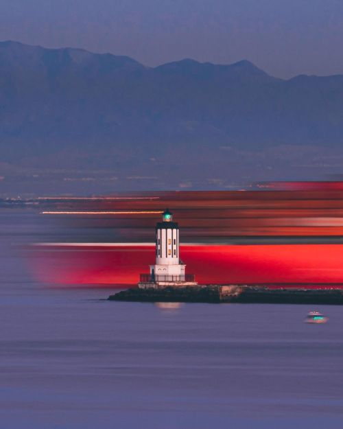 Expedited Shipping . . . @sonyimages @sonyalpha @raw_lighthouses lighthouse#Sonyalpha#Losangelesgram