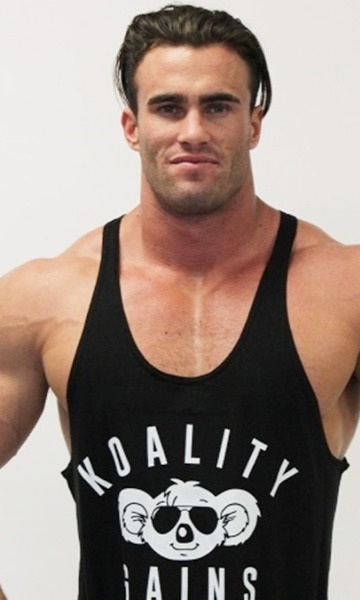 hotfamousmen:  Calum von Moger