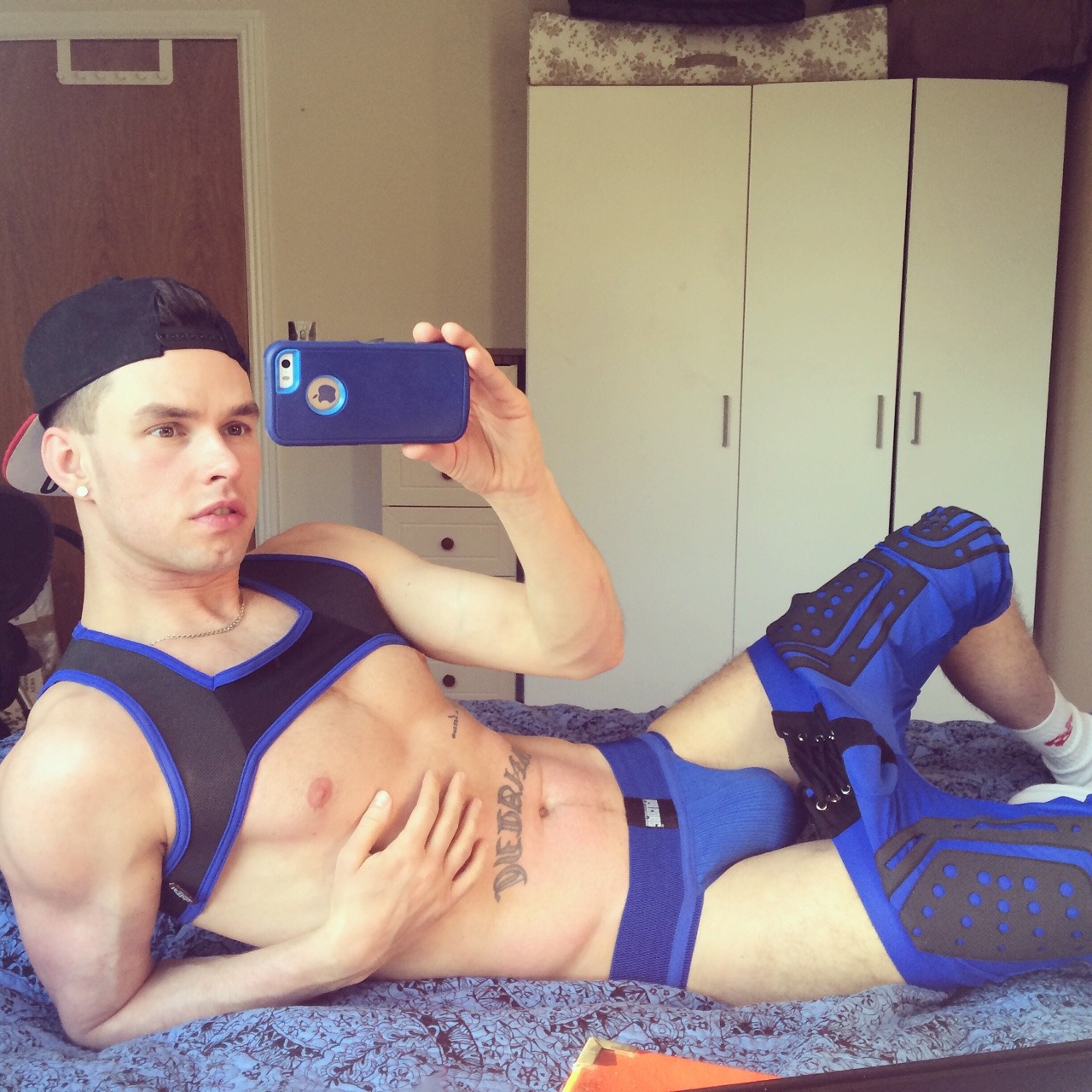 supadupaflys:  I love that blue gear on me .Felling my oats 😋