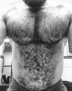 bjm1463:  beardburnme2: Thebearnakedchef instagram    Gorgeous 