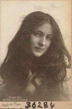 Evelyn Nesbithttps://Painted-Face.com/