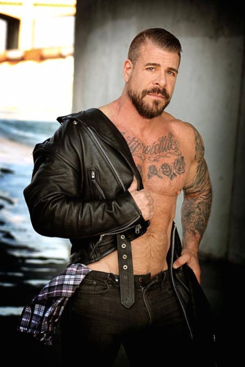 marckfam:  ❤️💜😍More Daddy Rocco Steele😍💜❤️