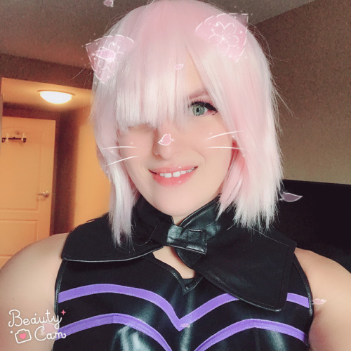 Mash is ready for CT CON #fategrandorder #conneticon #cosplayersofinstagram #mashkyrielight #mashkyr