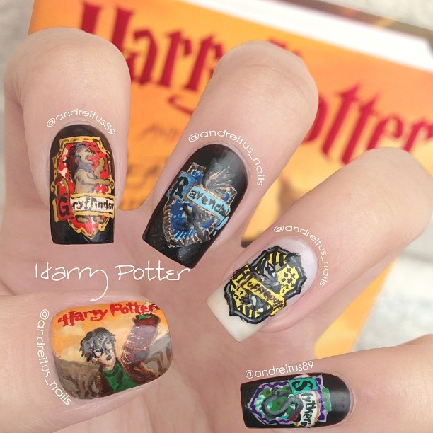 trendingly:  17 Incredibly Detailed Nail Art Designs That Nailed It 