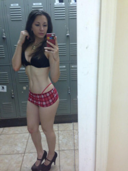 latinahotties:  Find a hot Latina for sex tonight: http://bit.ly/1DsUBmu  Fuuuuck