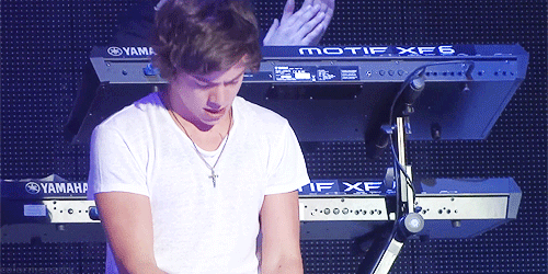 str8stylin:  I think about these gifs a lot 