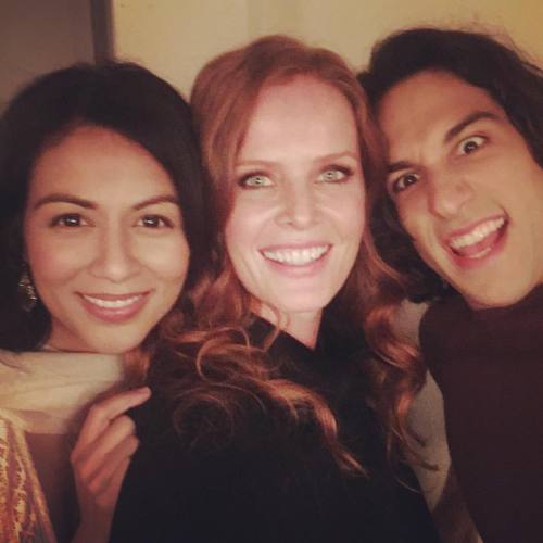 Finally! I&rsquo;m in the middle of a #jaladdin sandwich! #onceuponatime #goals @karendavidoffic