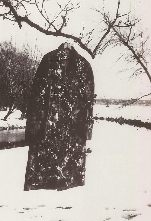 dantebykiko:Yayoi Kusama, Flowers Overcoat, 1964
