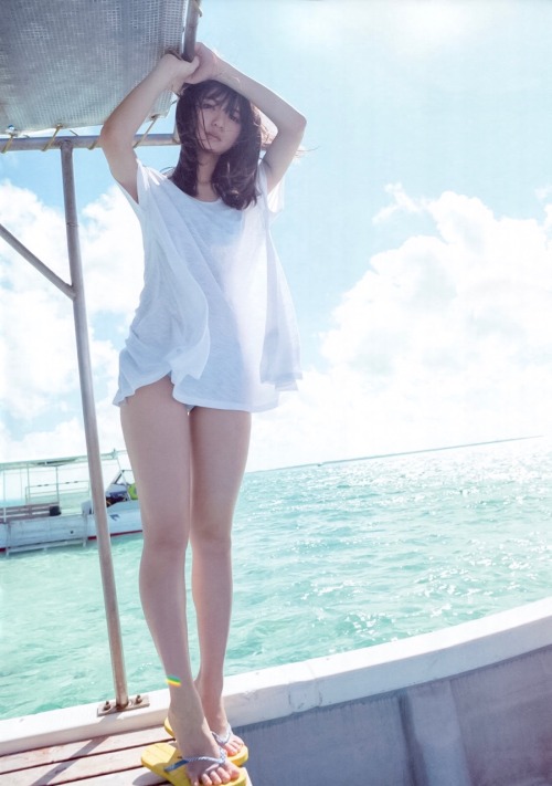 sakagumi46: 乃木坂46 齋藤飛鳥 / 1st 写真集『潮騒』edit 夏音 ❶(トリミング・補正など) reblogged with tintum.