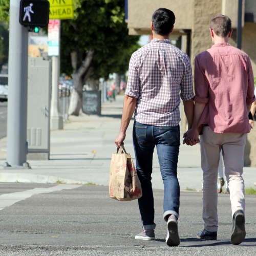 boyskisslove:  Click HERE for more cute gay couples 
