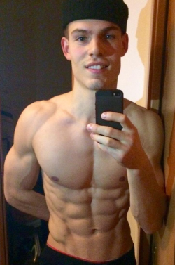 muscleteen:  You like it? Follow me @muscleteen