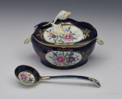 polkadotmotmot:   First Period Worcester Sauce Tureen &amp; Spoon, c.1770