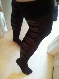 ravennalust:  What do you think of my socks?  Nice!!
