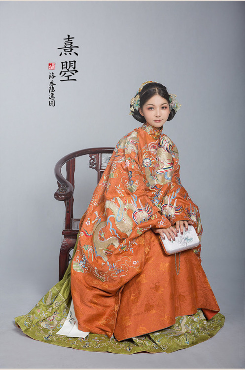 Traditional Chinese hanfu by 锦瑟衣庄