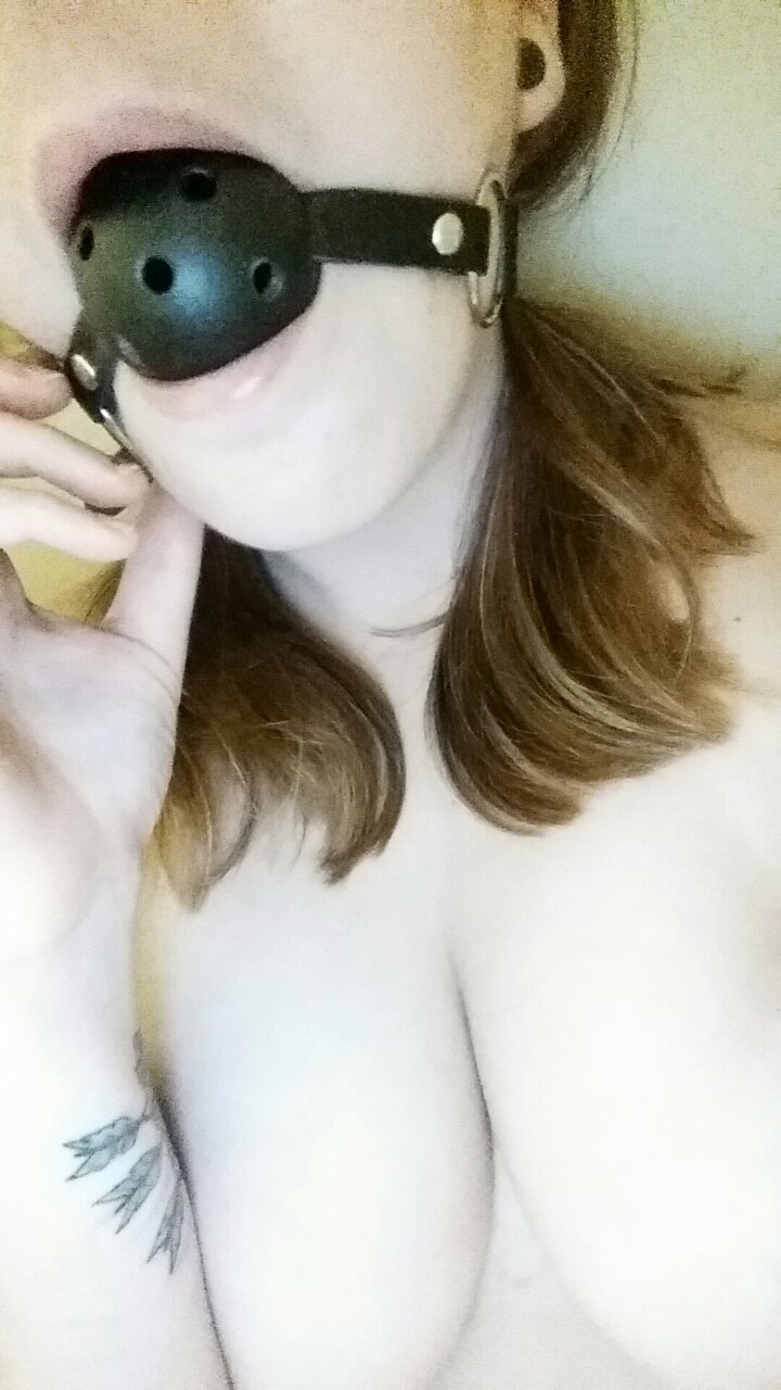princessslitttle:  bath time = ball gags and vibrators 