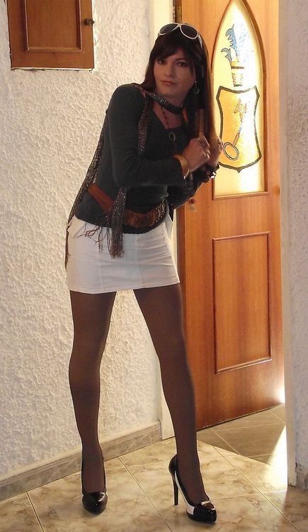 vstressfu:  Found this hot cougar on http://goo.gl/rMaF76