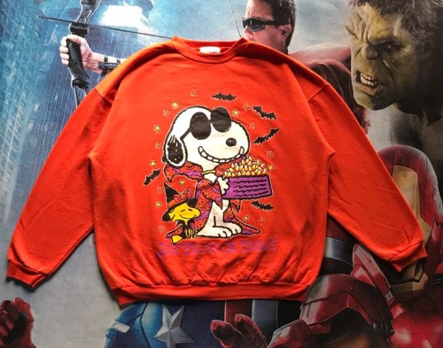 figdays:    Vintage 90s Peanuts Halloween Sweatshirt  //   AbeVintageStore  