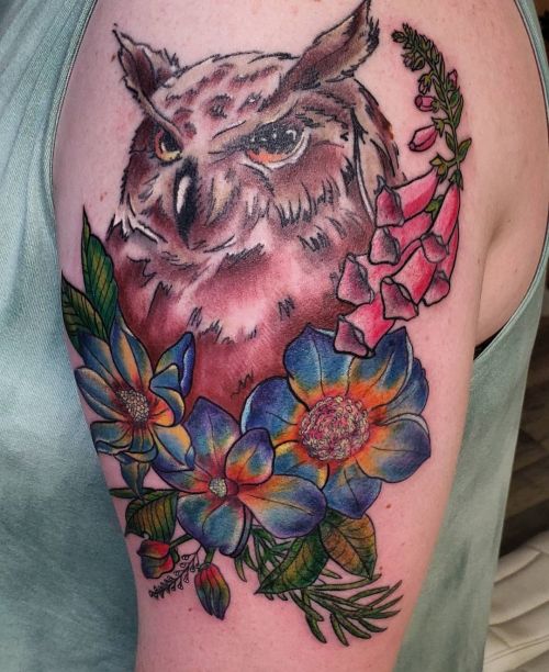 <p>Owl piece finished up today at The Phoenix!   Thanks Rachel, always great working with you! <br/>
.<br/>
#ladytattooer #thephoenix #copperphoenix #shelbyvilleindiana #indianapolistattoo #indylocal #do317 #indytattoo #circlecity #waverlycolorco #industryinks #yournewfavoriteink #artistictattoosupply #fkirons #indianaartist #wearesorrymom #owl #owltattoo  (at Shelbyville, Indiana)<br/>
<a href="https://www.instagram.com/p/CRYAt6wLTjA/?utm_medium=tumblr">https://www.instagram.com/p/CRYAt6wLTjA/?utm_medium=tumblr</a></p>