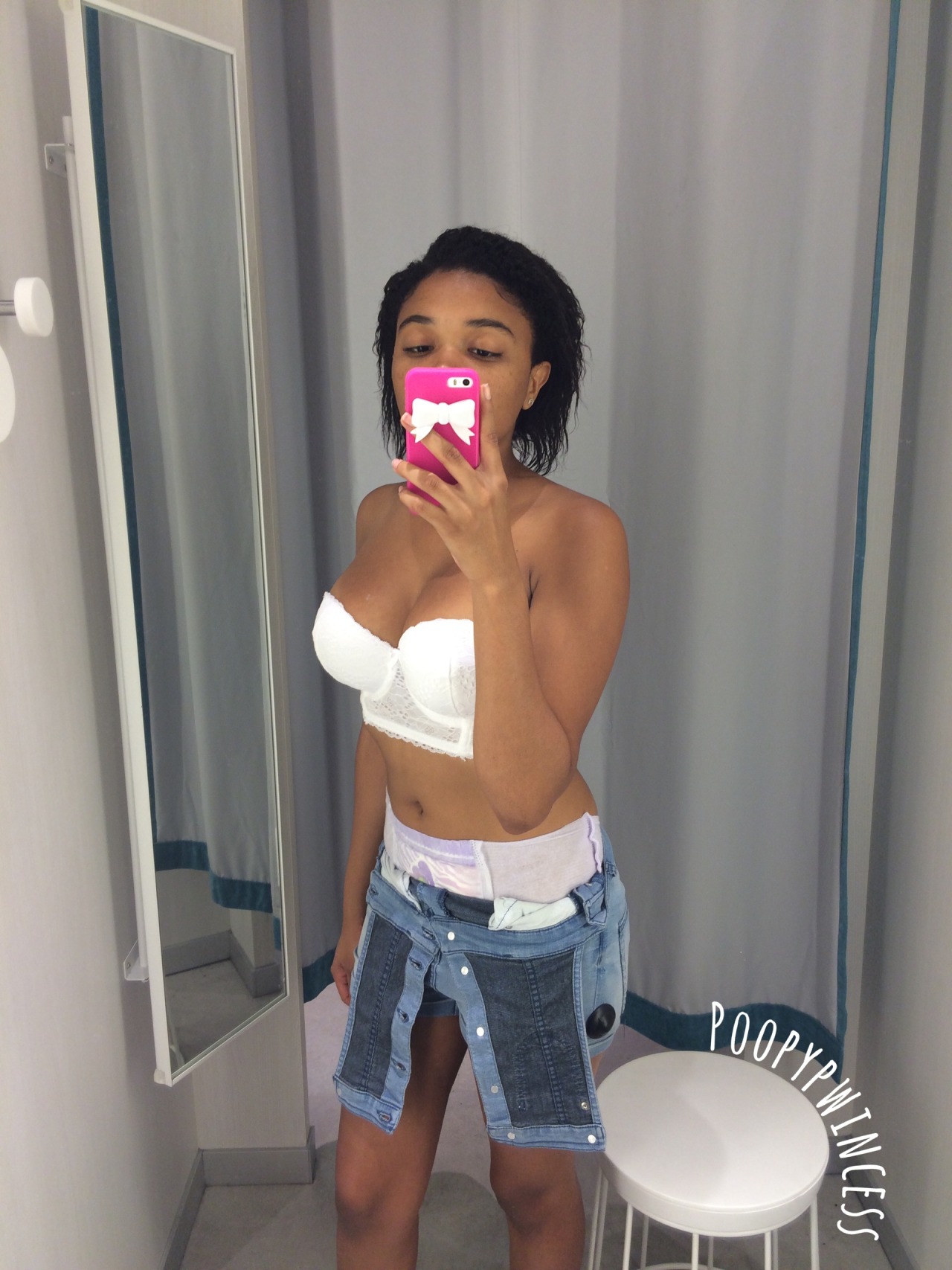 poopypwincess: Shopping today and found some short tails ! They were for sale and