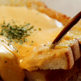 fatfatties:Garlic Cheese Bread