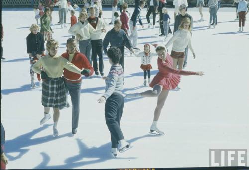 Skating(George Silk. n.d.)