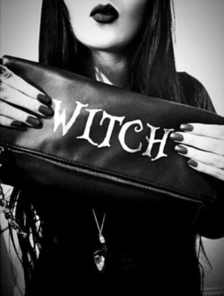 so-goth:  ✝ GOTHIC BLOG ✝ 