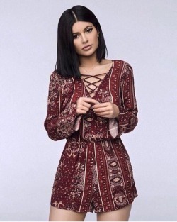 keeping-up-with-the-jenners:  Kendall &amp; kylie x Pacsun