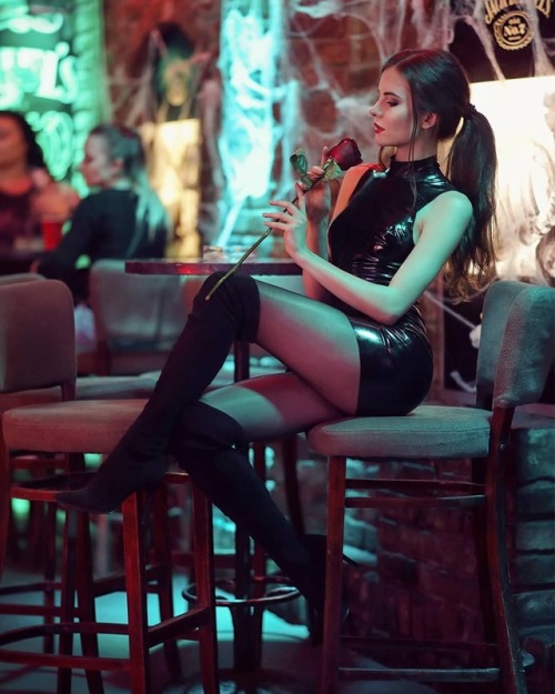 Why do thise picture make me think about pretty woman meets 50 shades of grey?