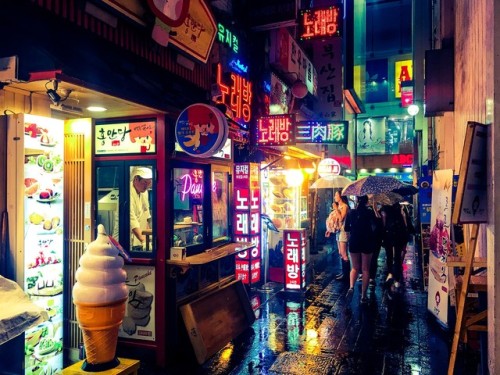 My favorite alleyway in Myeong-dong - a little bit of neon, a lot of LEDs, and plenty of color, espe