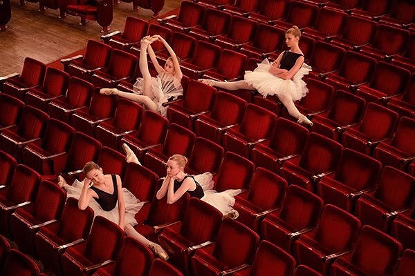 balletwarrior:  Some things in ballet never change. An Interval at the Opera - Georges