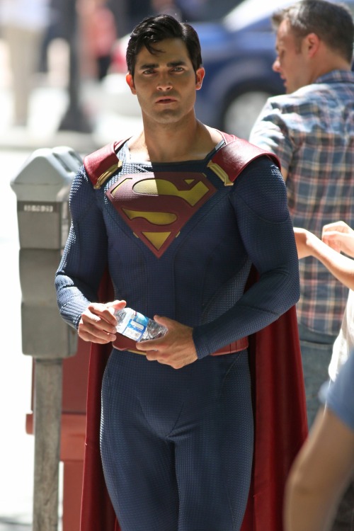 XXX drainedheroes:  fuertecito:  Tyler Hoechlin photo