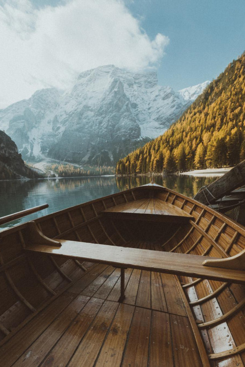 Porn photo banshy:  Lago di Braies by Carlos Lazarini