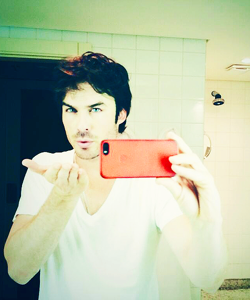 iansmolderholic:  @iansomerhalder: Blowing you a kiss good night São Paulo:)  