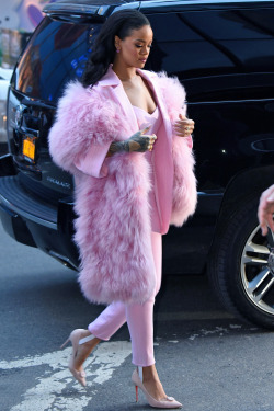 Rihanna arriving at Good Morning America