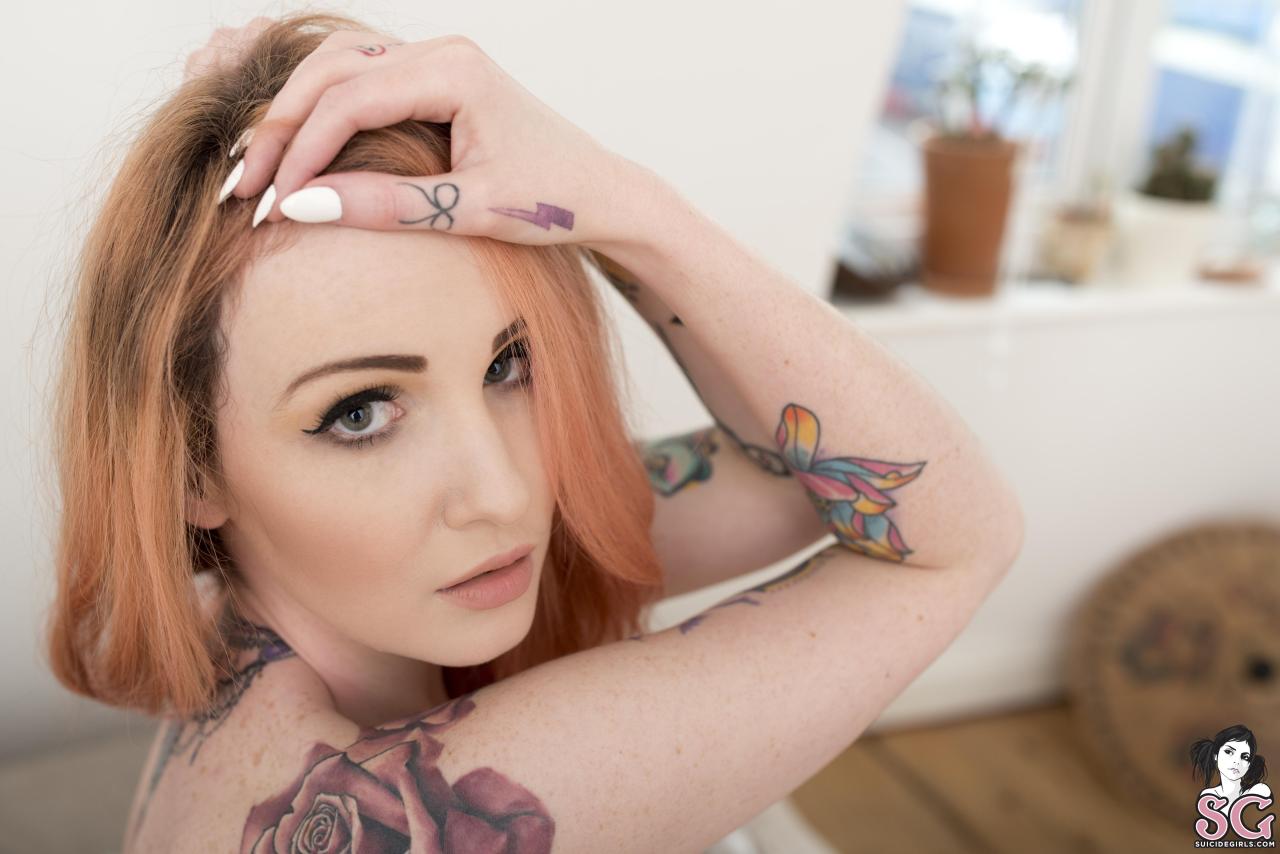zerosoulx:  Nancyy Suicide Girl