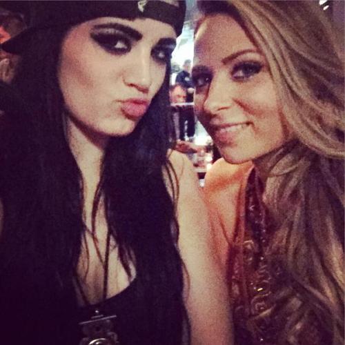 Paige & Emma BFF selfies!