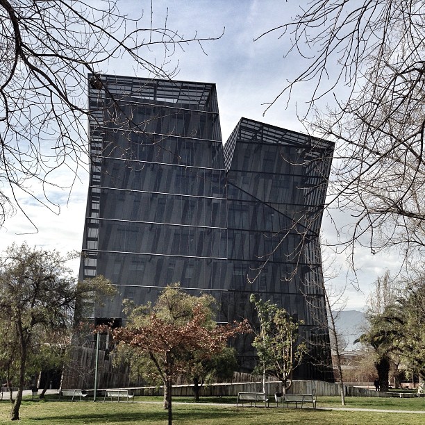 Siamese Towers by Alejandro Aravena #architecture #archdaily #chile #instagood #architexture #buildings #iphonesia #alejandroaravena #glass #ic_architecture (at Edificio Dirección Informática UC)