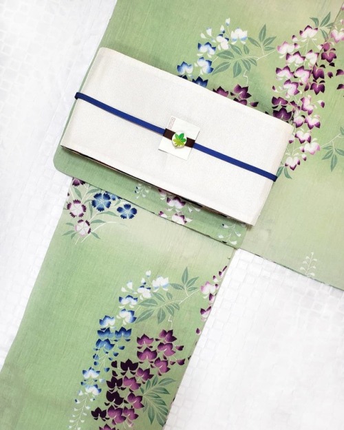 Lovely soft green yukata with a cute button-shaped kaede (green maple leave) obidome, seen on